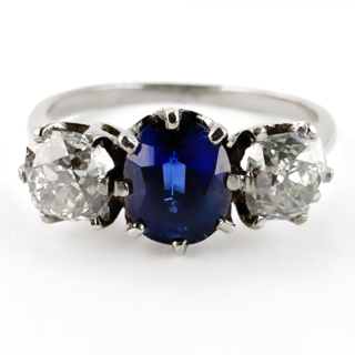 Ceylon-Sapphire-Diamond-3-Stone-Ring-Front-View2