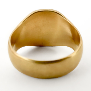 Victorian Signet Ring With Crest & 'CONFIDO' Moto 18ct gold back view