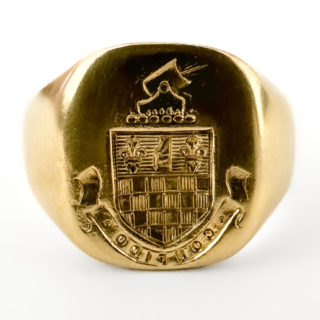 Victorian Signet Ring With Crest & 'CONFIDO' Moto 18ct gold view of front