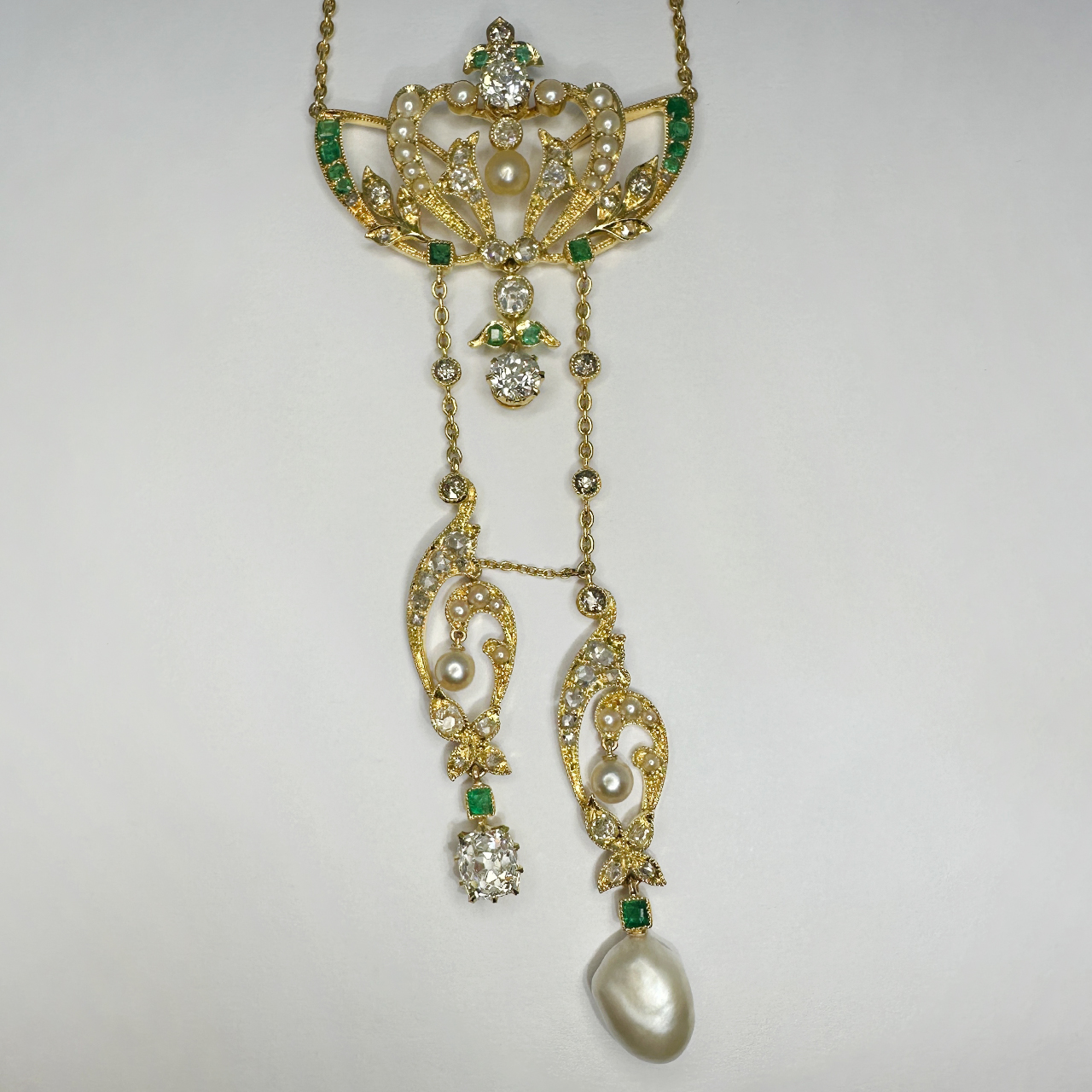 French Belle Époque Necklace, Gold and Diamonds at