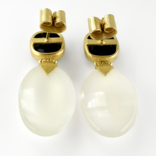 Moonstone-Onyx-Drop-Earrings-Back-View1