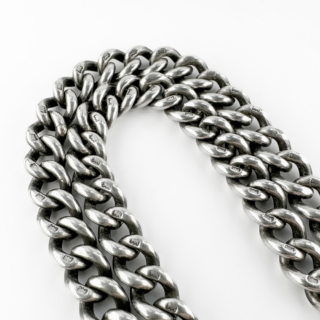 Silver-Albert-Chain-With-T-Bar-20'-Detail-View1