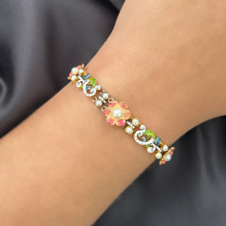 08-10-25-Antique-Flower-Pearl-Enamel-Bracelet-Front-Body2