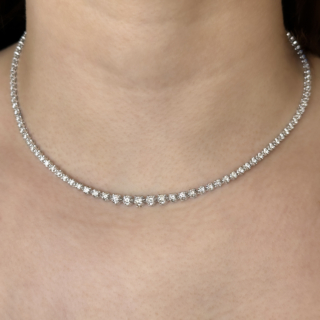 Graduated-Diamond-Necklace-Body-View1