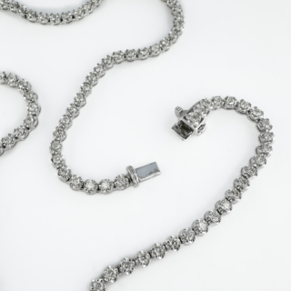 Graduated-Diamond-Necklace-Detail-View1