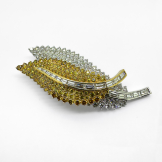 09-12-24-Vintage-Yellow-White-Diamond-Leaf-Brooch-Front-View1