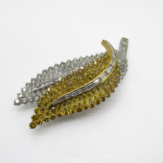 09-12-24-Vintage-Yellow-White-Diamond-Leaf-Brooch-Front-View2