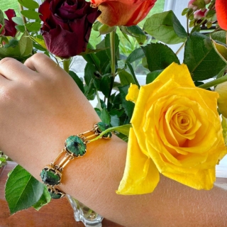 Rare and Beautiful Antique Victorian Scarab Beetle Bracelet Circa 1880. The scarabs are individually set in 15ct yellow gold and are claw set and are spaced by three row gold bars. bracelet consists of one row of individual set scarab beetles. The bracelet has a secure snap clasp, the beetles are all mounted in 15ct yellow gold.   A rare antique bracelet in excellent condition. The gold is marked, 15ct gold on snap plates. The bracelet measures approximately 17-17.5cm/7 inches long and 1.5cm/0.5cm wide. The bracelet measures approximately 24.4mm to 31.2mm wide (clasp).