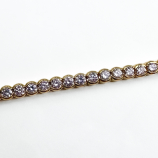 Natural-Pink-Diamond-Line-Bracelet-Detail-View2