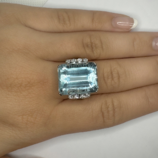 15-10-25-15ct-Aquamarine-Diamond-Cocktail-Ring-18ct-White-Gold-Body1