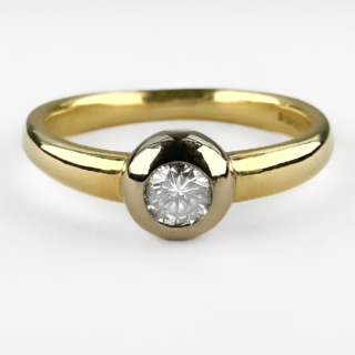 Single-Stone-Rub-Over-Diamond-Ring-Front-View1