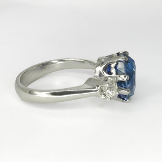 7.47ct-Ceylon-Sapphire-Trilogy-Ring-Side-View1