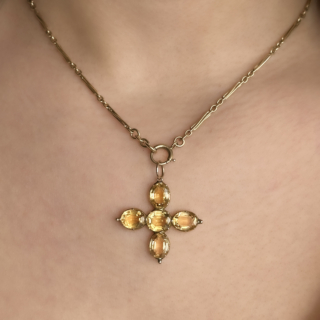 Antique-Topaz-Cross-Prendant-Body-View1