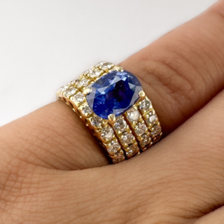 Blue-Sapphire-Pavé-Diamond-Cocktail-Ring-Body-View1