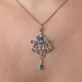 Art-Nouveau-Aquamarine-Pendant-Body-View1
