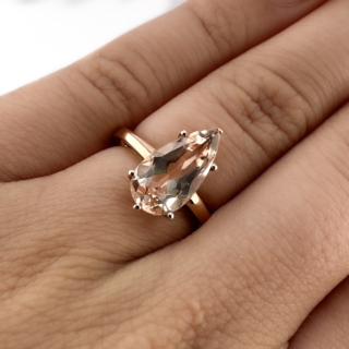 Pear-Shaped-Morganite-Rose-Gold-Ring-Body-View1