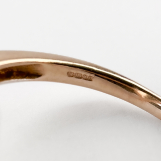 Pear-Shaped-Morganite-Rose-Gold-Ring-Mark-View1