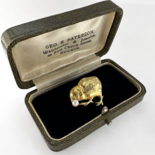 Vintage-Gold-Chick-Brooch-Box-View1