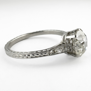 Edwardian-Single-Stone-Diamond-Platinum-Ring-Side-View1