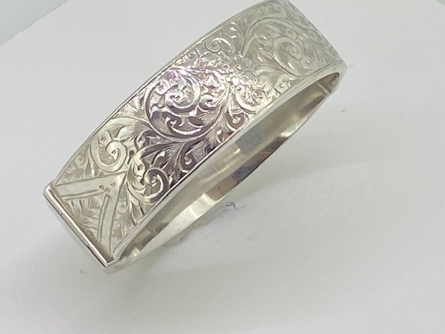 Vintage 1950 Hallmarked Silver Wide Cuff Bangle with safety chain