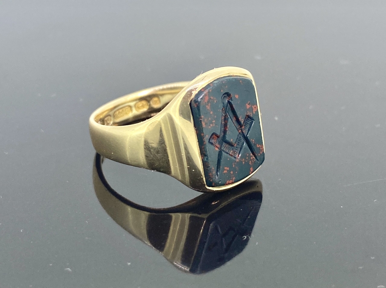 Mens Antique Masonic Intaglio Ring in 15ct gold. Bloodstone Intaglio. Ring size R but can be resized free of charge