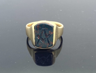 Mens Antique Masonic Intaglio Ring in 15ct gold. Bloodstone Intaglio. Ring size R but can be resized free of charge