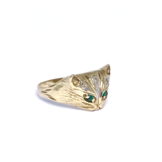 Vintage Cat Ring 9ct With Emerald Set Eyes and Diamond Details