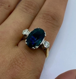 9DB43BE1-7C27-4E00-A71E-54D250294BD8_1_201_a