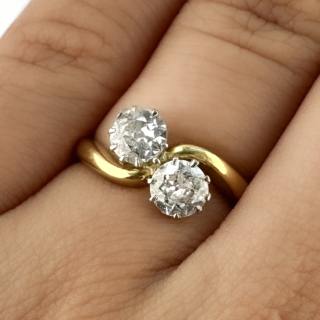 Victorian 1ct 2 Stone Diamond Crossover Ring 18ct gold on finger