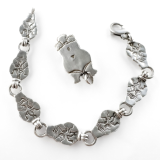 Patrick Mavros silver hippo bracelet & pendant underneath view