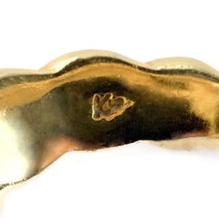 Kutchinsky 1975 Twisted V-Shaped Emerald Ring 18ct gold signature