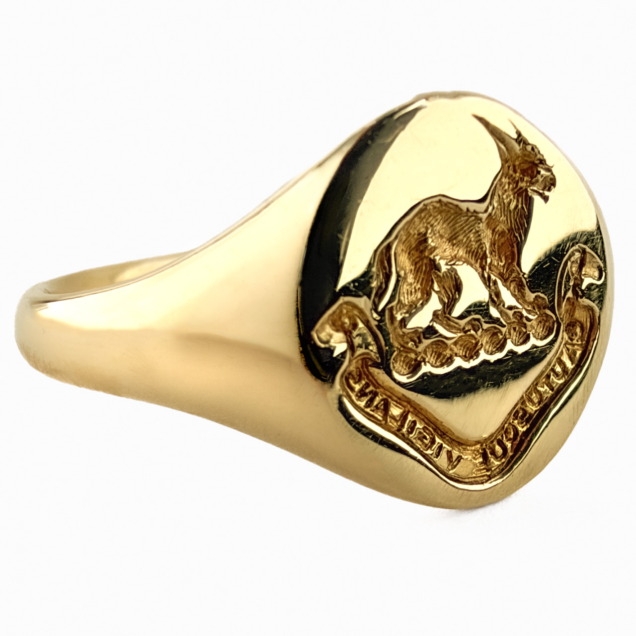 1918 lynx & motto intaglio signet ring 18ct gold side view