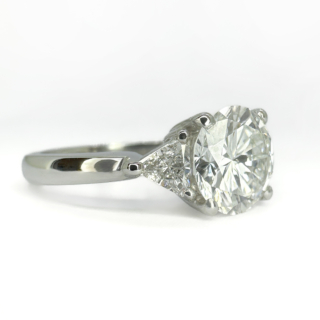 21-10-25-1.40ct-Diamond-Solitaire-Diamond-Ring-Baguette-Shoulders-Side1