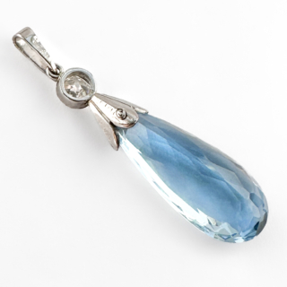 Aquamarine & Diamond Drop Pendant With Chain plat and white gold view of back
