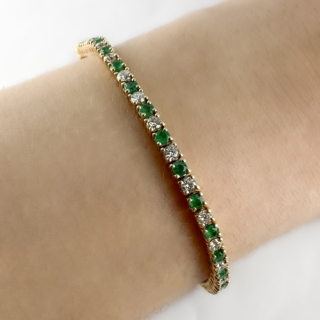 Emerald-Diamond-Tennis-Bracelet-Body-View1
