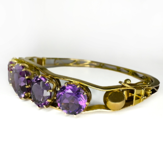 24-09-25-Amethyst-5-Stone-Bangle-Front2