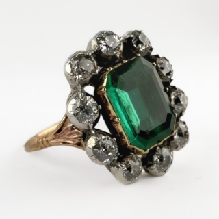Victorian-Emerald-Diamond-Cluster-Ring-Side-View1
