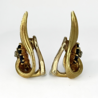 Kutchinsky-Sapphire-Diamond-Swirl-Earrings-Side-View1