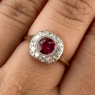 Edwardian Diamond Daisy Cluster Ring on the hand