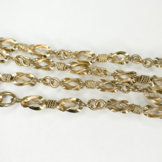 Fancy-Link-Gold-Chain-Detail-View1