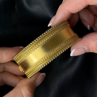 Large Victorian Etruscan 15ct Cuff