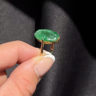 Vintage Carved Jade Ring
